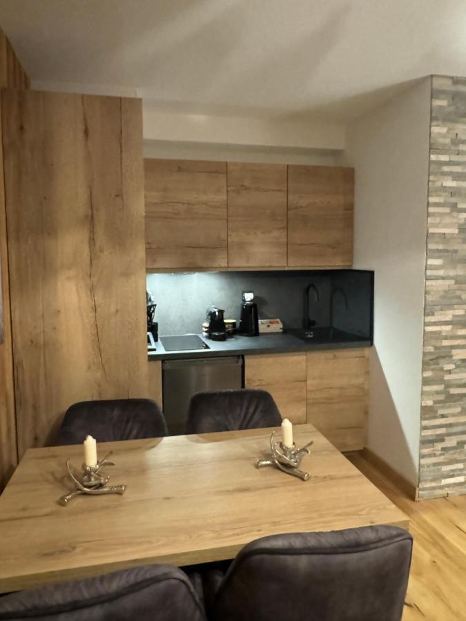 Cocon Au Coeur De Chamonix Avec Parking Gratuit Apartment Luaran gambar